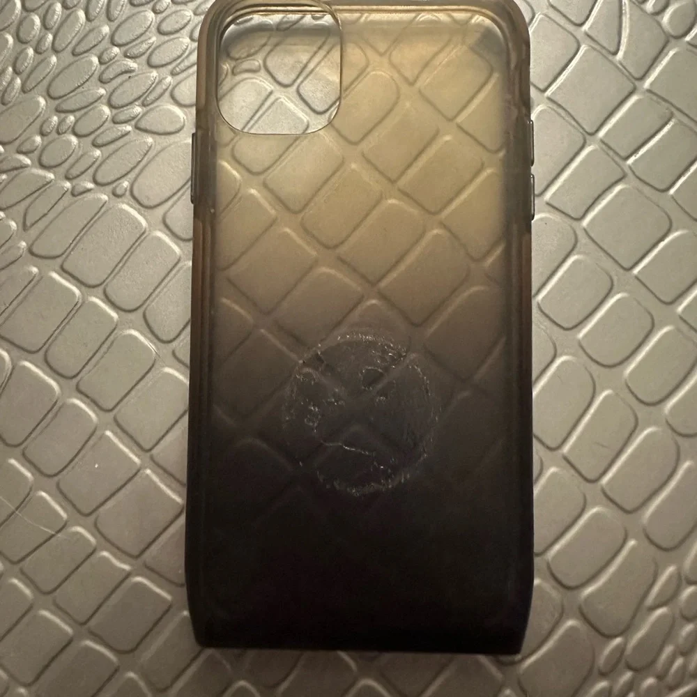 Phone case - Picture 1 of 2